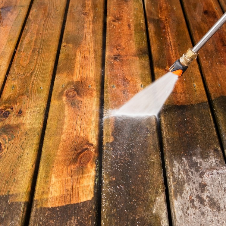 Pressure washing services in Los Angeles, CA